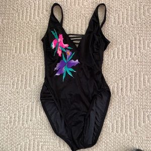 Beautiful New Women’s Size 12LT Black Tropical Swimsuit